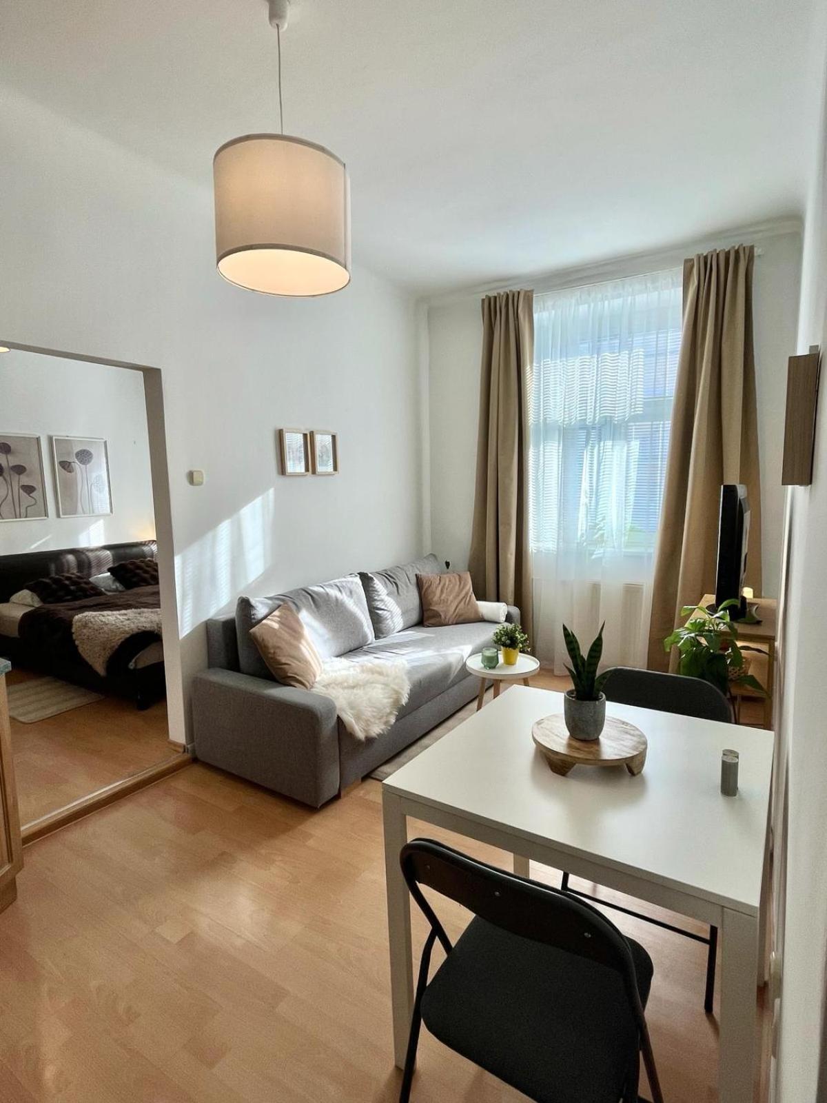 Apartment Caroline - Old Town, Ac Bratislava Exteriér fotografie