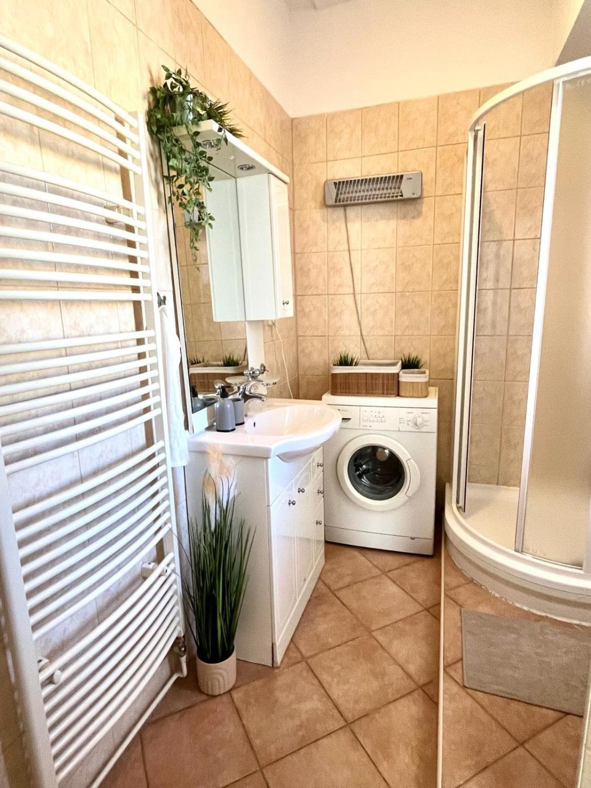 Apartment Caroline - Old Town, Ac Bratislava Exteriér fotografie